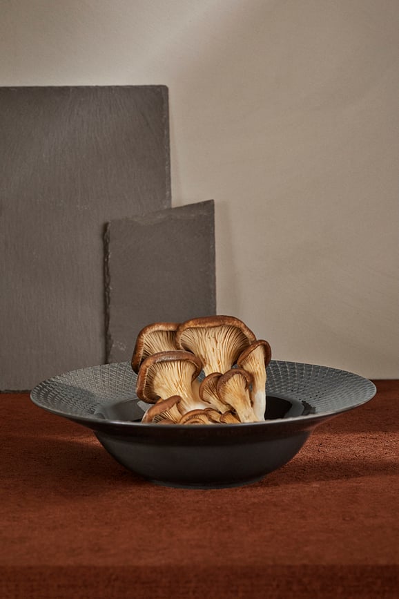 Rhombe Earth Globok krožnik, 24,5 cm, črn