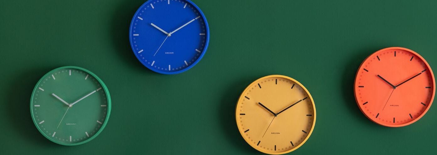 Quale Orologio da Parete Scegliere per il Soggiorno? La Classifica dei 7 Migliori Modelli per il 2026