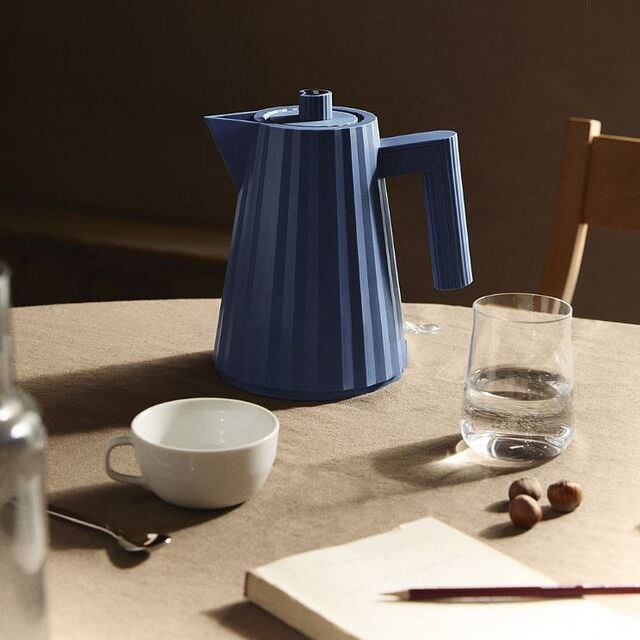 Alessi Plisse est l'une des meilleures bouilloires électriques