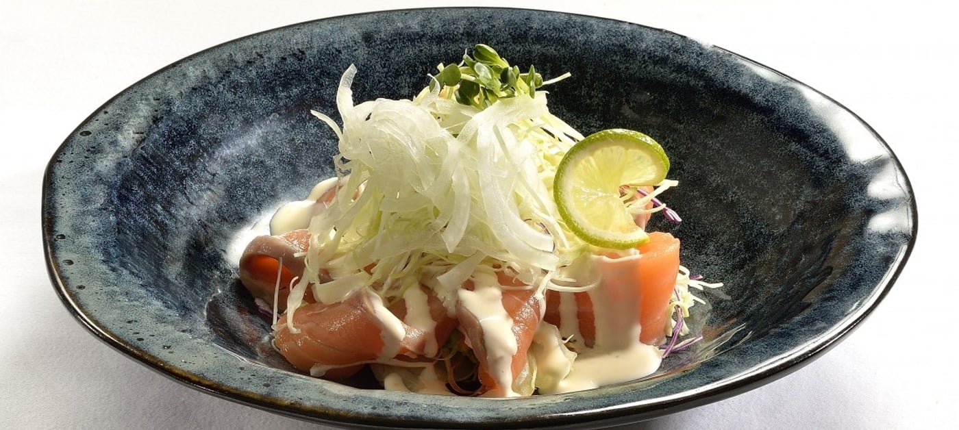 Ασιατική σαλάτα σολομού FormAdore