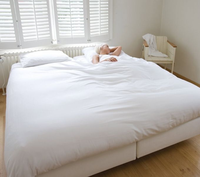 λευκά λινά Snurk σαν μικρό υπνοδωμάτιο