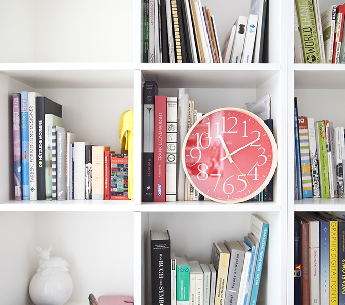 βιβλιοθήκη με βιβλία