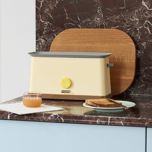 boîte à pain jaune