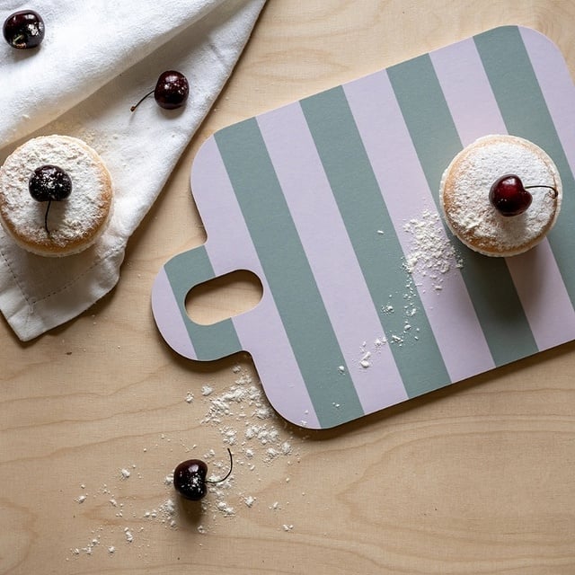 gâteau sur une planche