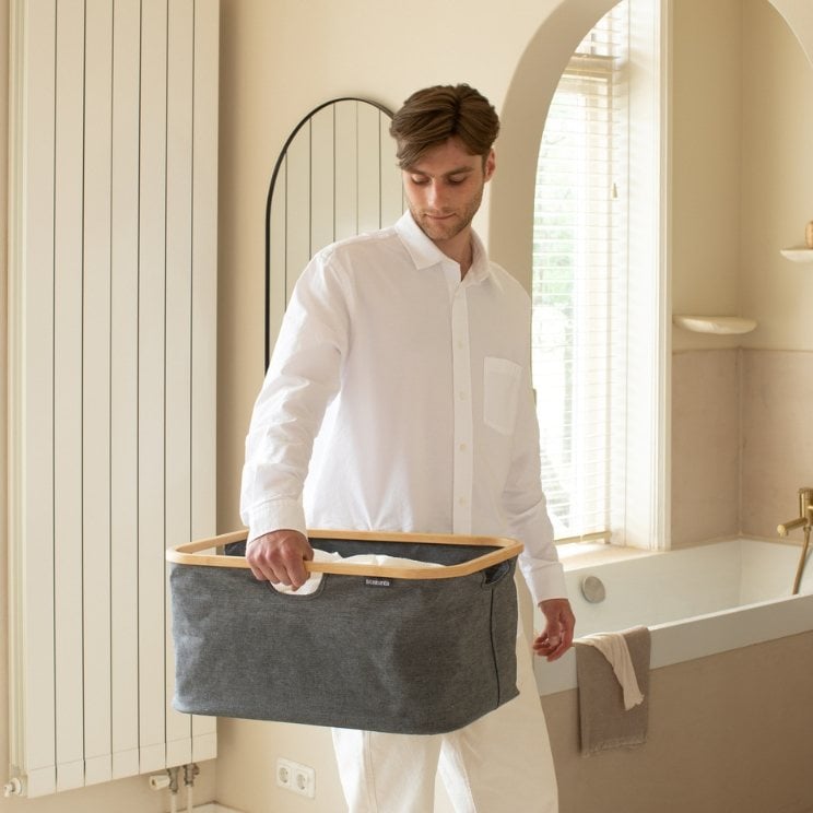 daily tidying with Brabantia: foldable laundry basket