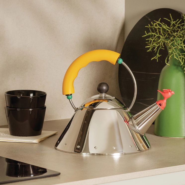 Bouilloire à induction d'Alessi - design inhabituel et iconique