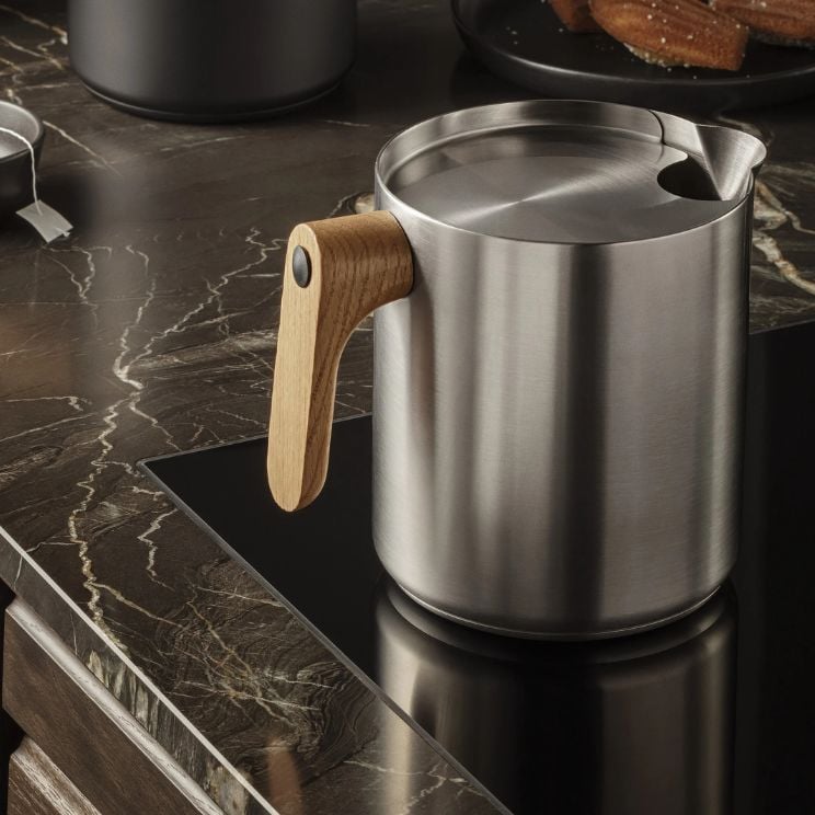 Bouilloire à induction d'Eva Solo - très moderne