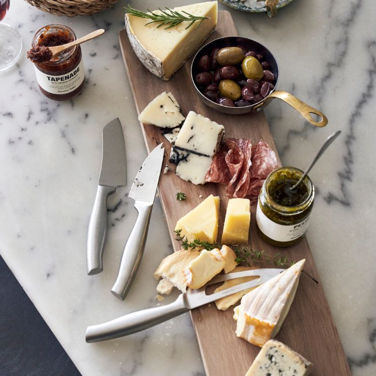 ploča za sir aranžirana s proizvodima Nicolas Vahe