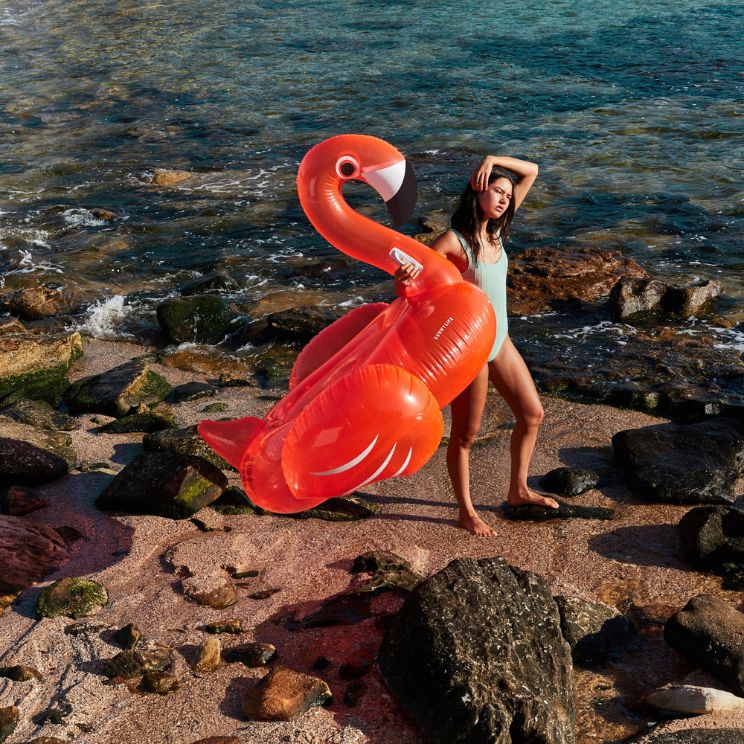 colchoneta inflable sunnylife