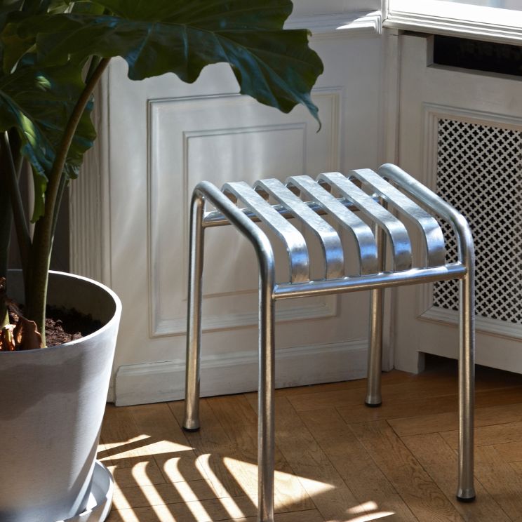 Grand pot Hay dans une chambre lumineuse