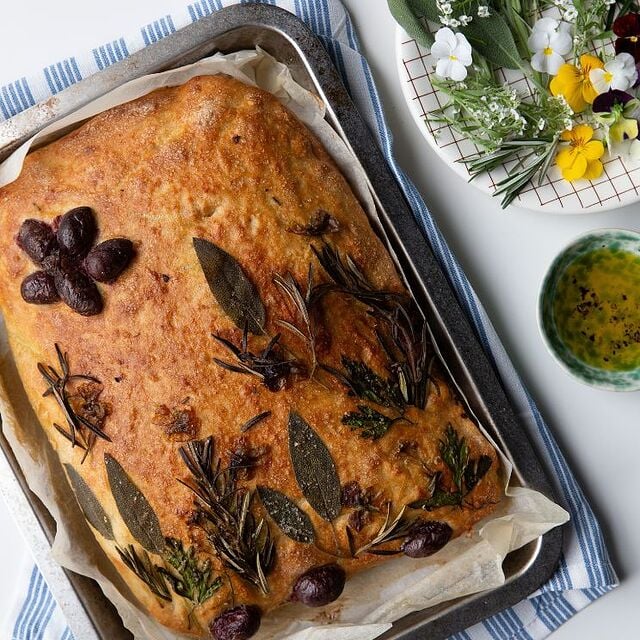 Focaccia med blomster