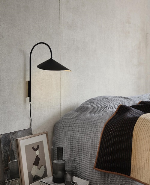 Crna zidna svjetiljka Arum