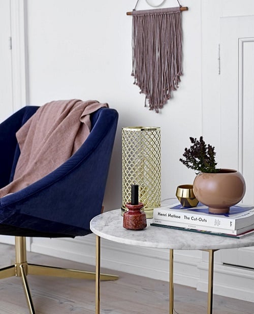 Bloomingville 28 cm zlatna stolna svjetiljka