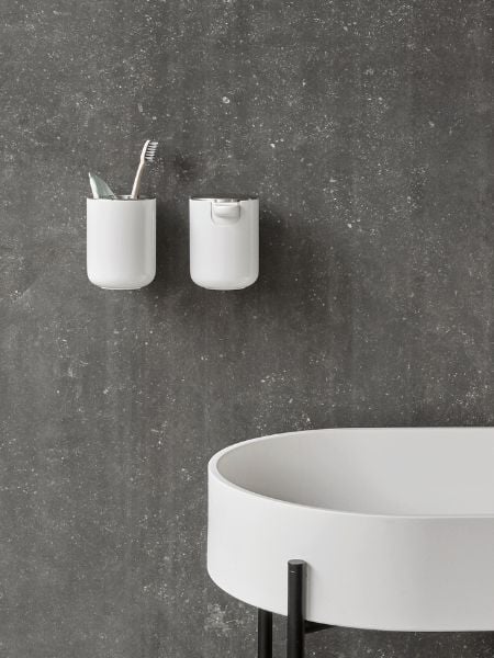 stenski kopalniški predalniki