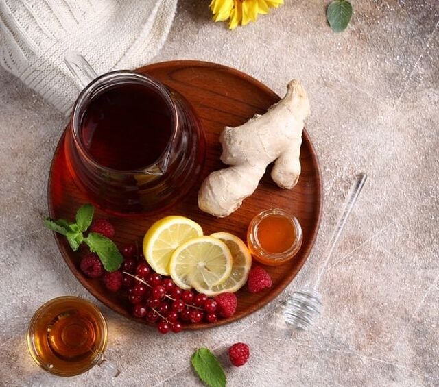 čaj s limunom i đumbirom