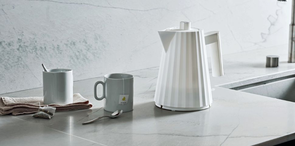 Quelle bouilloire électrique choisir ? Le guide complet