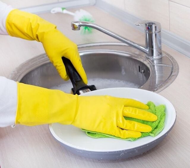 πώς να καθαρίσετε ένα τηγάνι σωστά;