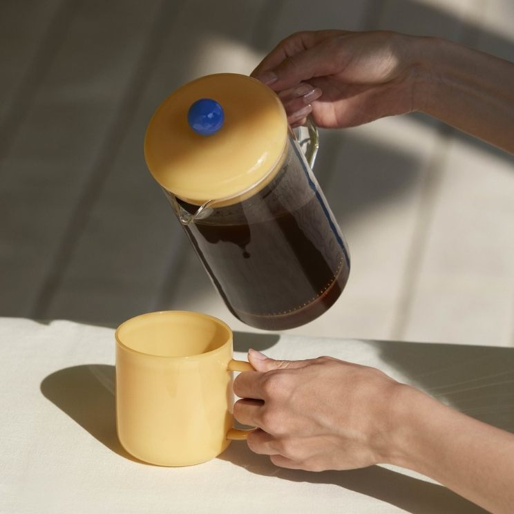 cafetière ensoleillée