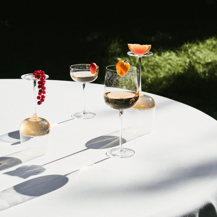 Cvjetne čaše iz kolekcije Midnight Flowers by Serax