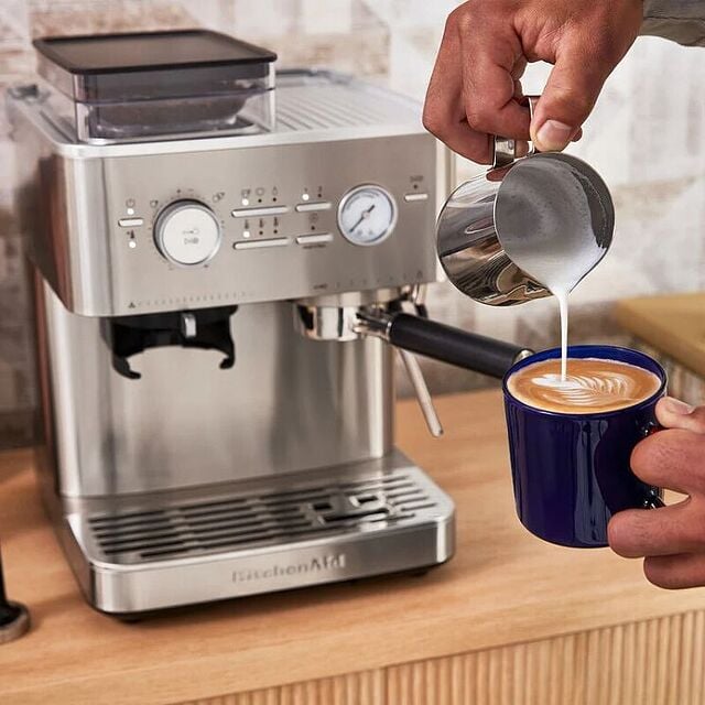 KitchenAid 5KES6551 è una macchina da caffè manuale a braccio