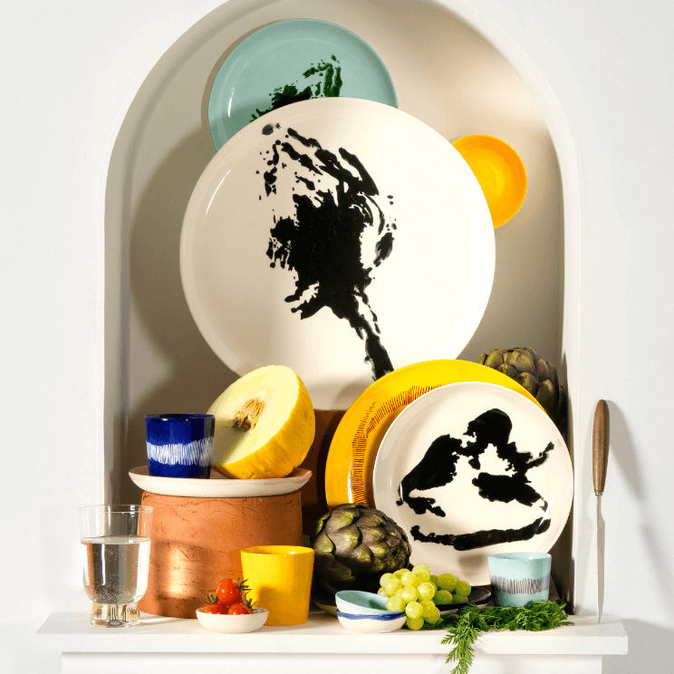 šareni tanjuri i posuđe iz kolekcije Feast koju je dizajnirao Ottolenghi