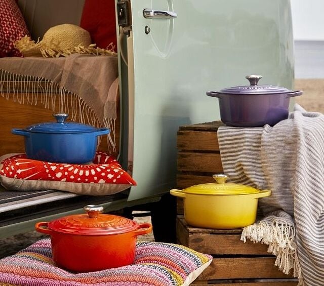 πολύχρωμο δοχείο