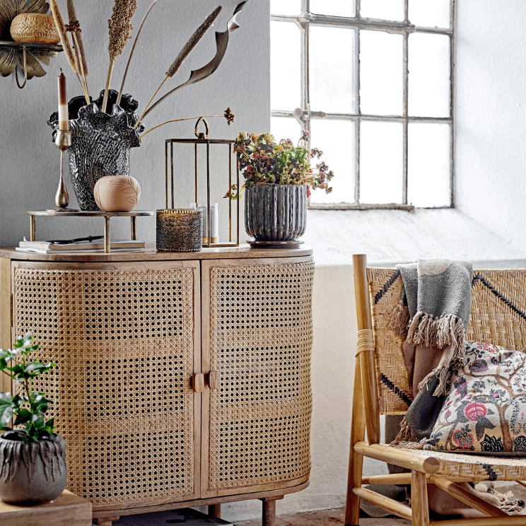 Commode et pots de style bohème