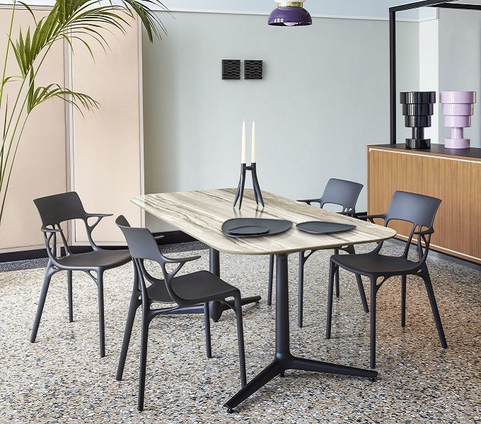 Stolica za blagovanje Kartel