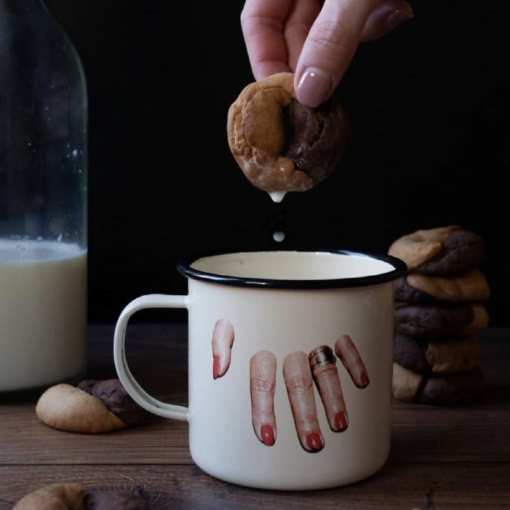 Taza Seletti wears toilet paper