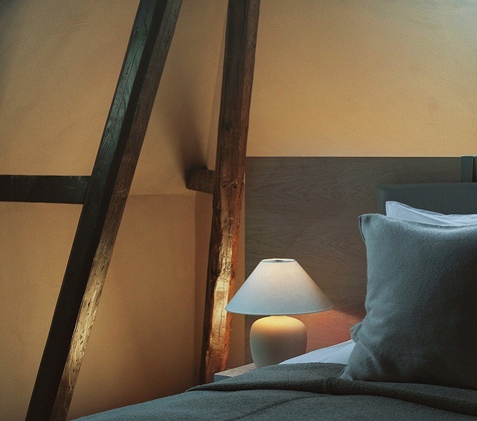 Bijela stolna lampa Torso 36,5 cm