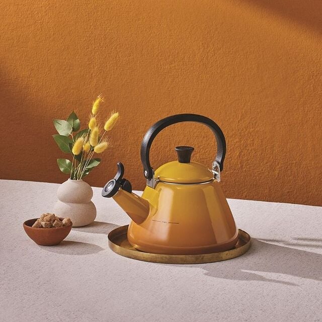 Le Creuset est un fabricant renommé de bouilloires en fonte pour gaz et induction