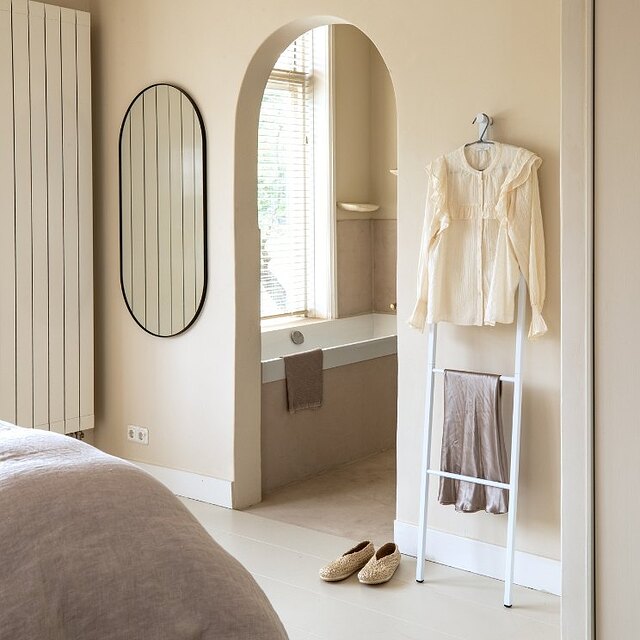 linn dressboy hanger