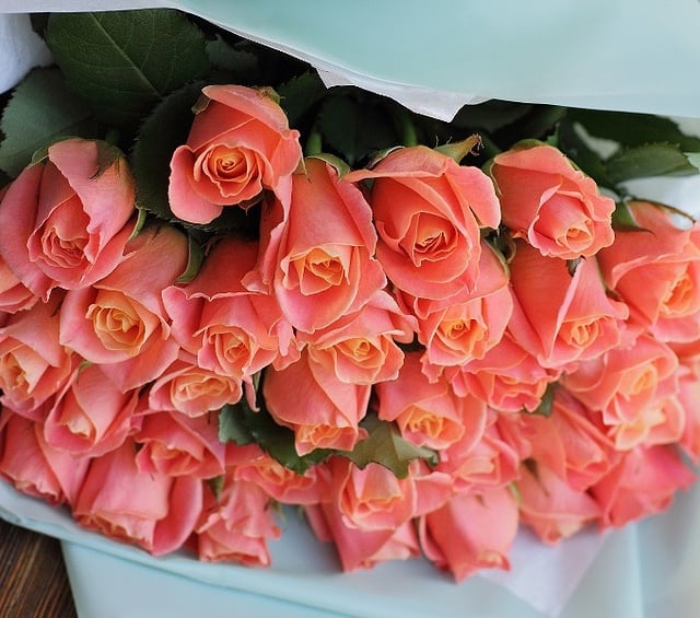 buket cvijeća living coral