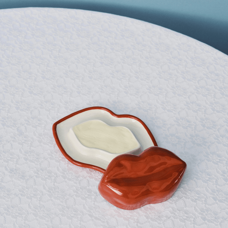 posuda za maslac u obliku usana