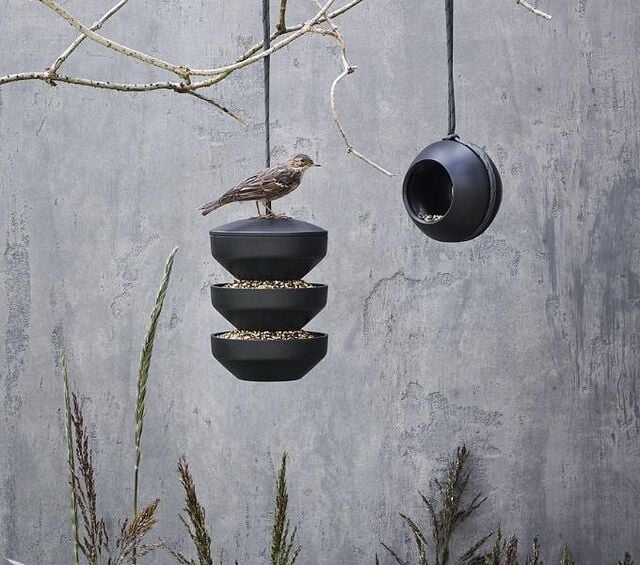 viseća metalna hranilica za ptice