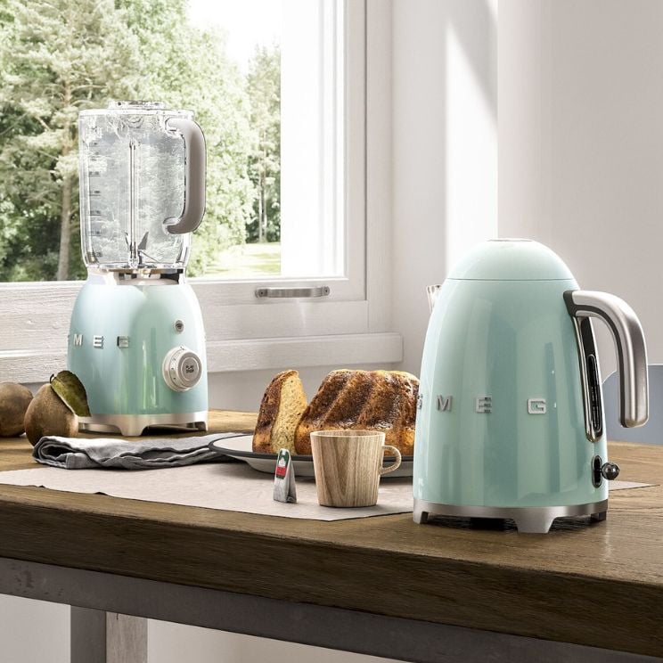 une bouilloire SMEG menthe est dans notre classement comme l'une des meilleures bouilloires électriques