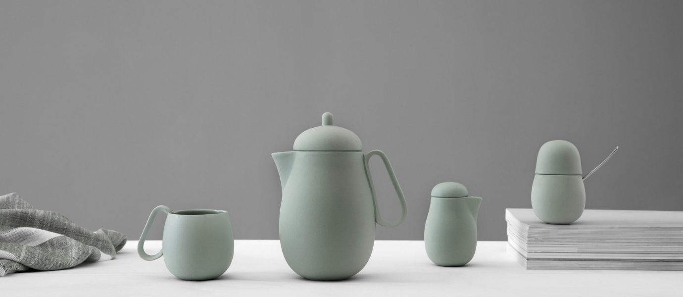 usluga čaja od mente s porculanskim zelenim čajem