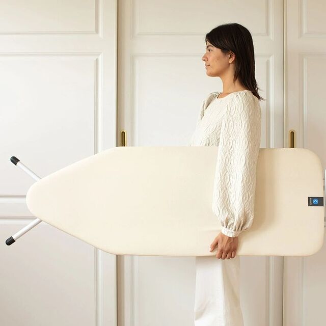 modelo con tabla brabantia