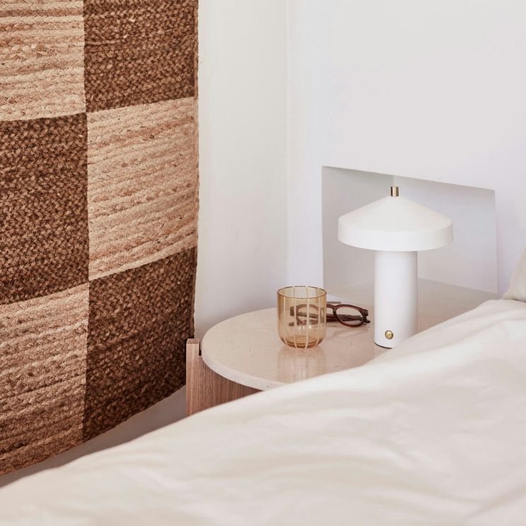 kilimi lahko visijo na steni