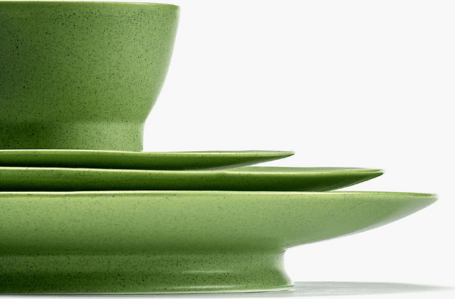 Zeleno posuđe iz kolekcije Ra