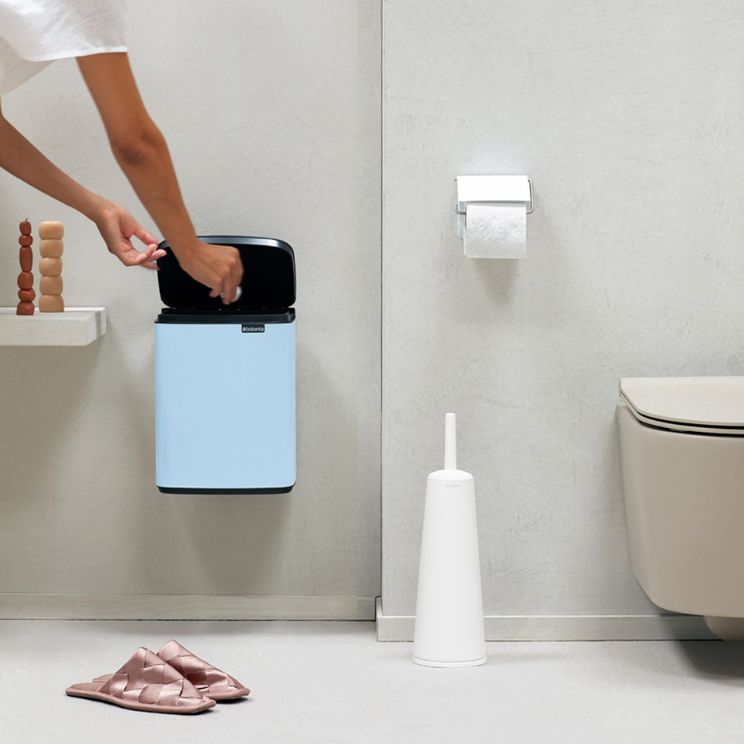 pequeño cubo de basura de pared de Brabantia