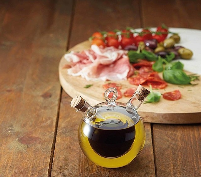 maslinovo ulje pizza talijanska kuhinja dozator