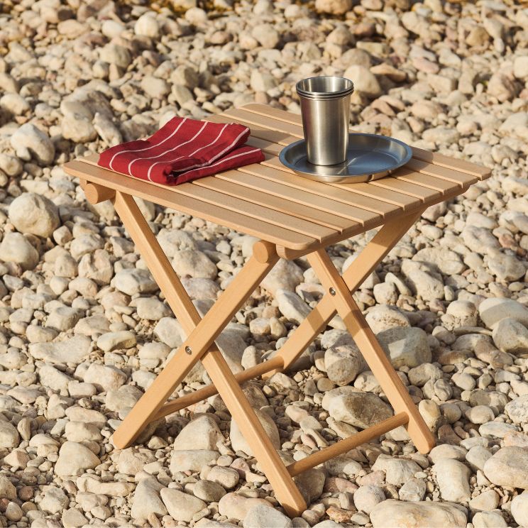 Outdoor Market - διαχρονικά έπιπλα και αξεσουάρ από την Hay