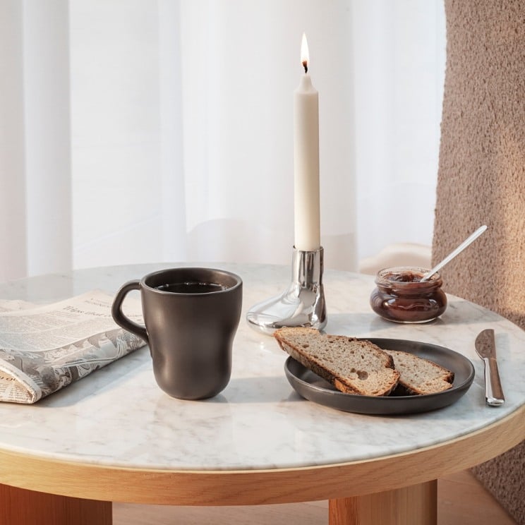 αναμμένο λευκό κερί