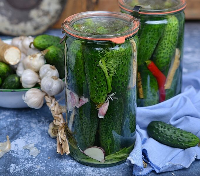 αγγουράκια τουρσί παστερίωση βάζα με αγγουράκια