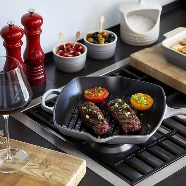 patelnia marki le creuset na grilla