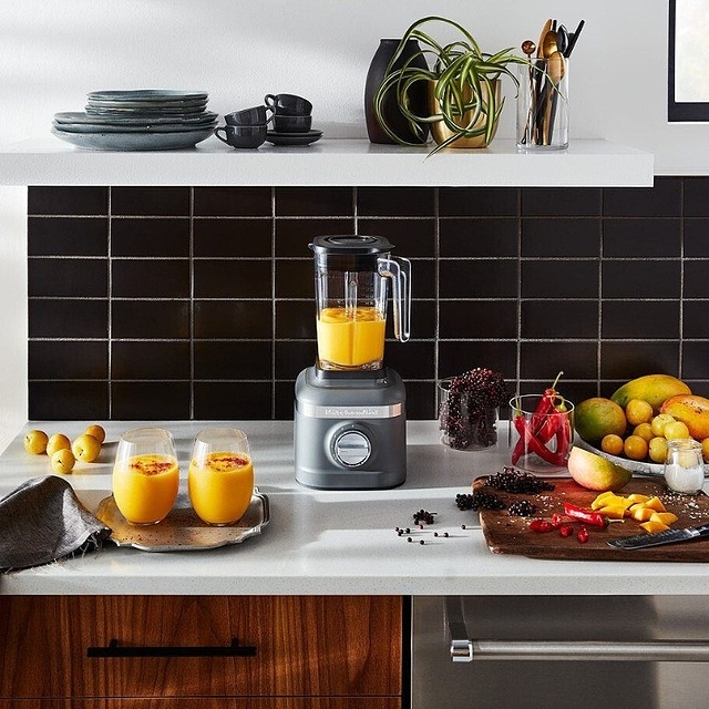 carreaux de couleur noire