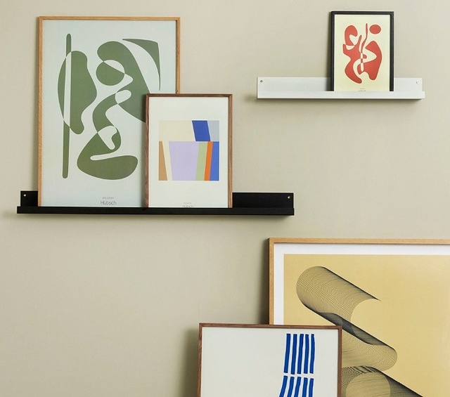 étagères avec cadres