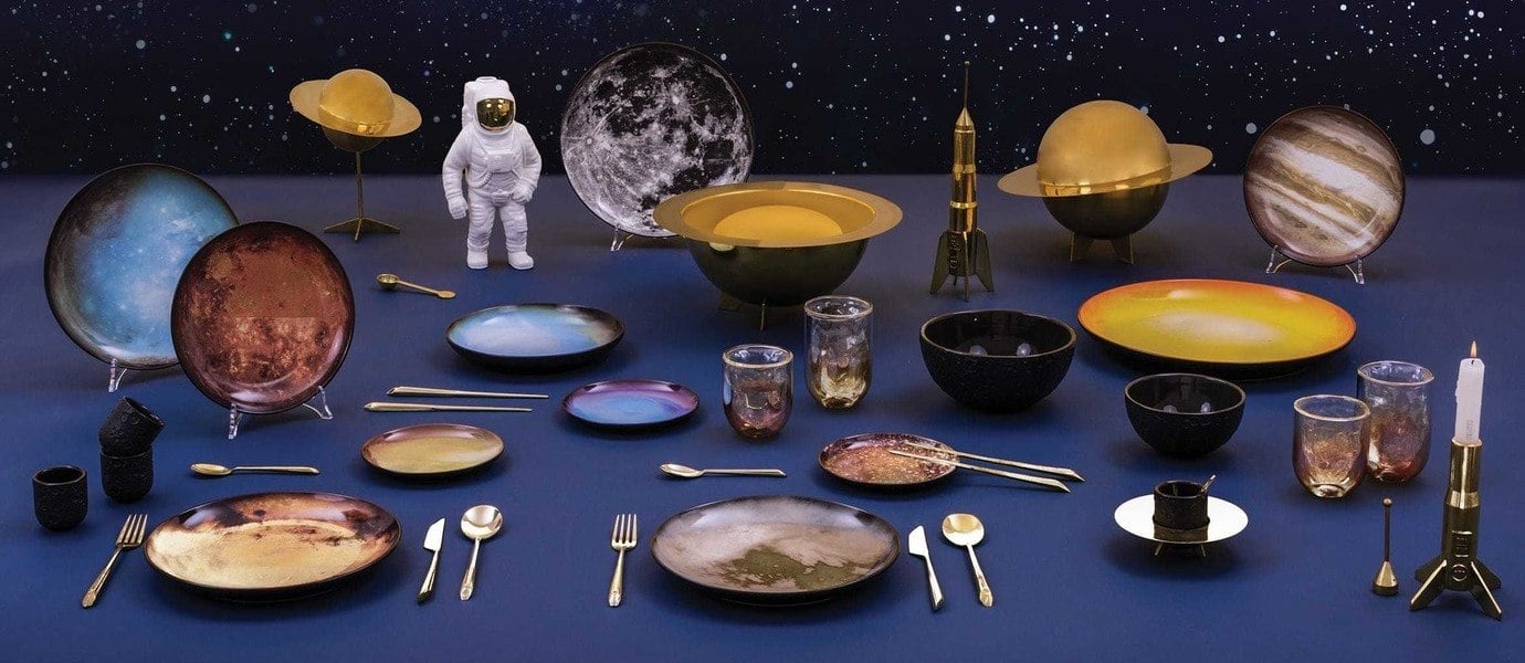 Kozmički pladanj Zemlja