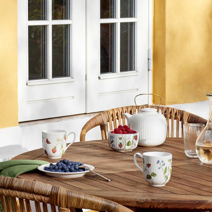 Kahler porcelæn og en udendørs eftermiddagste